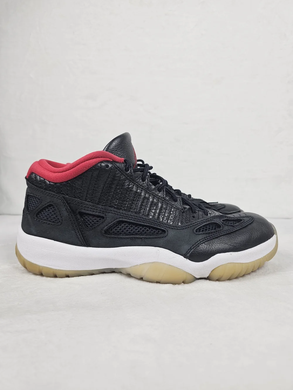 Air Jordan 11 Retro Low IE Black True Red Bred 919712-023 Men's Size 9